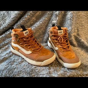 Amazing Vans UltraRange, Water Repellent, Worn Once